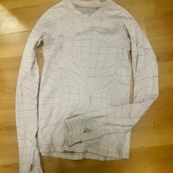 Lilac Lululemon Running Shirt Size 4 - Picture 2 of 6